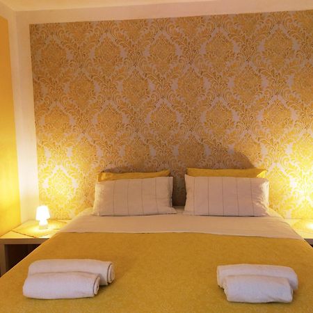 Two Steps From Rialto Bridge Hotell Venedig Exteriör bild