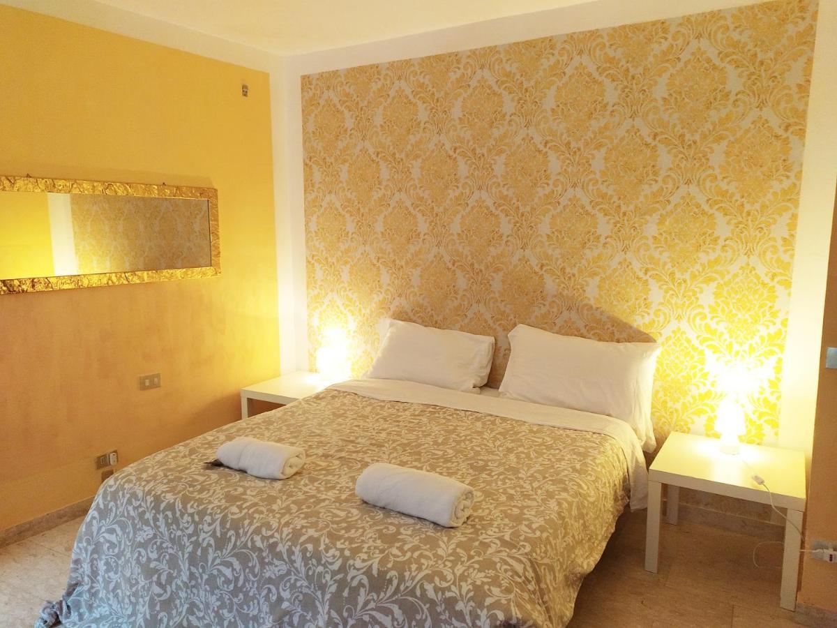 Two Steps From Rialto Bridge Hotell Venedig Exteriör bild