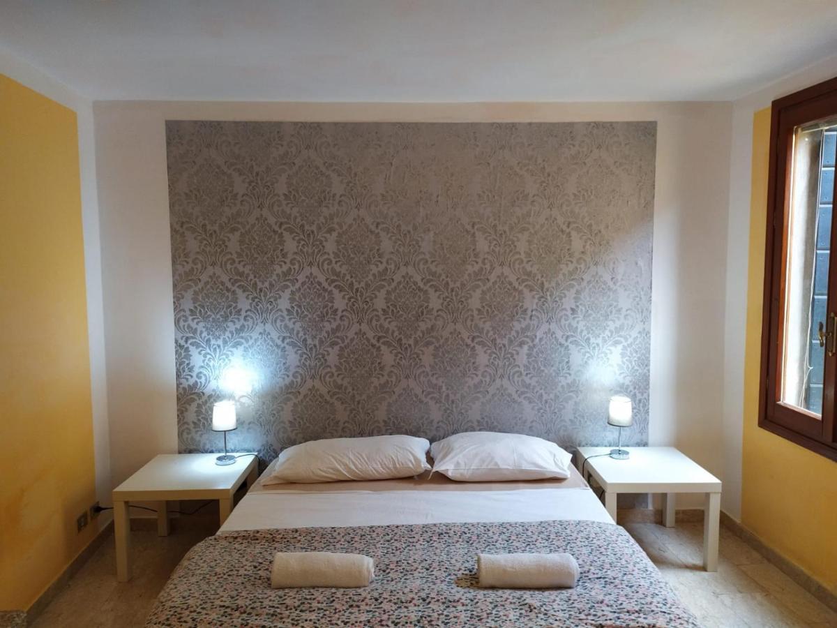 Two Steps From Rialto Bridge Hotell Venedig Exteriör bild