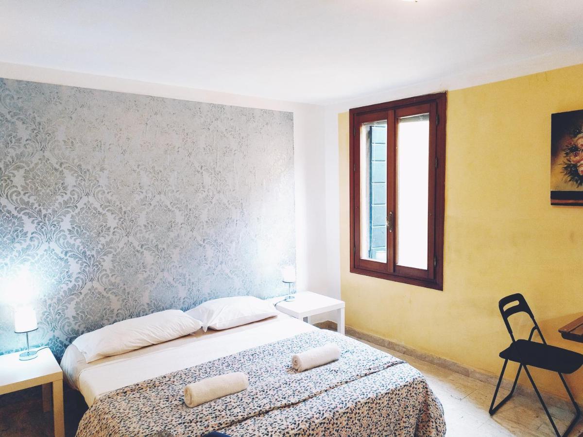 Two Steps From Rialto Bridge Hotell Venedig Exteriör bild