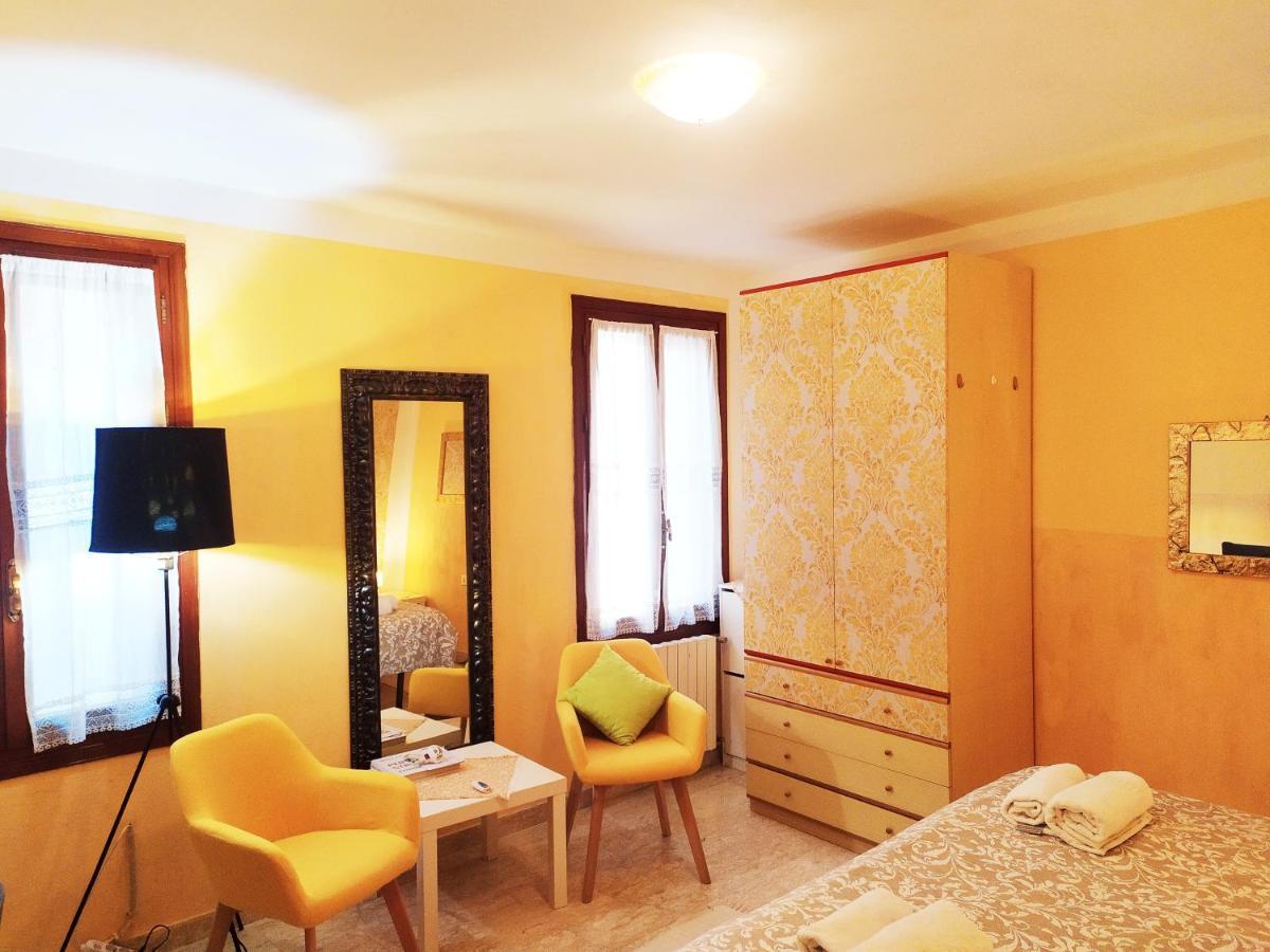 Two Steps From Rialto Bridge Hotell Venedig Exteriör bild