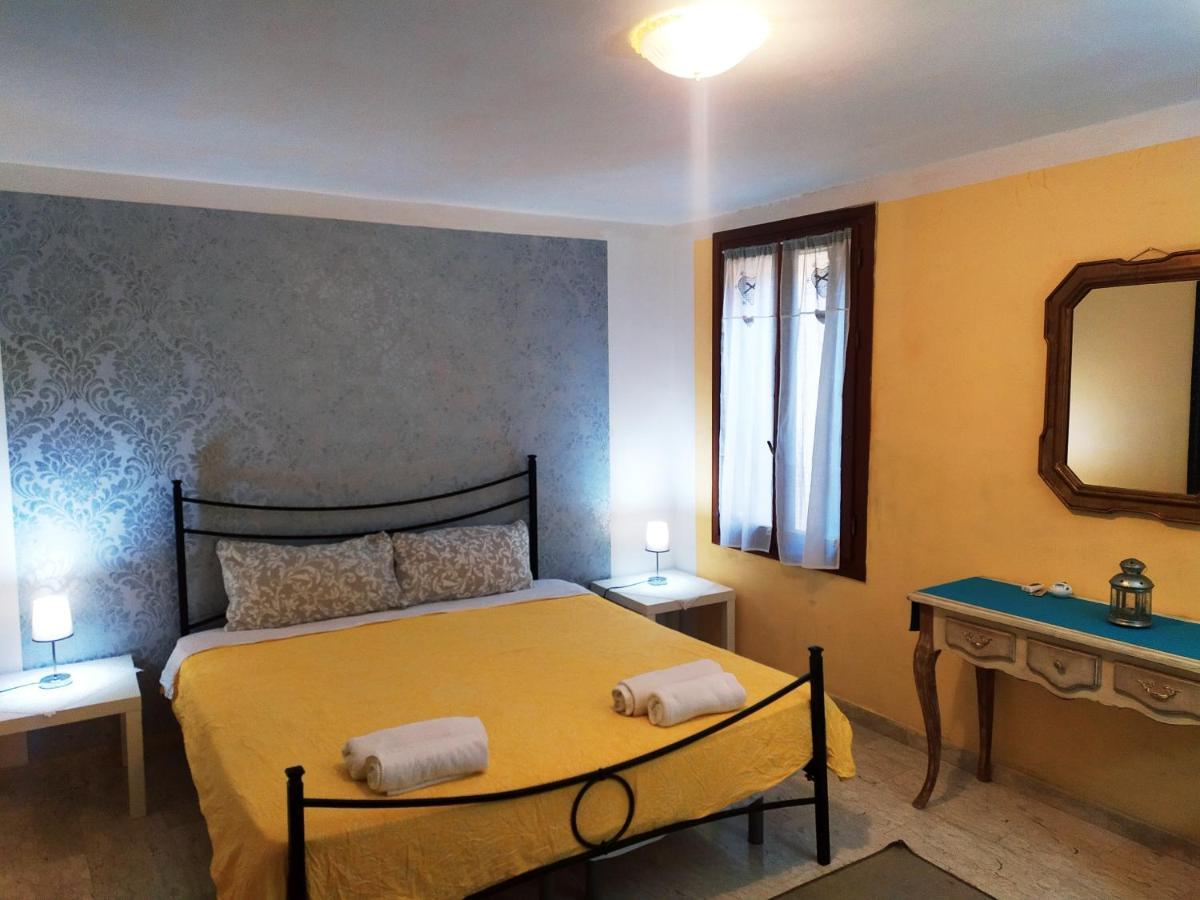 Two Steps From Rialto Bridge Hotell Venedig Exteriör bild